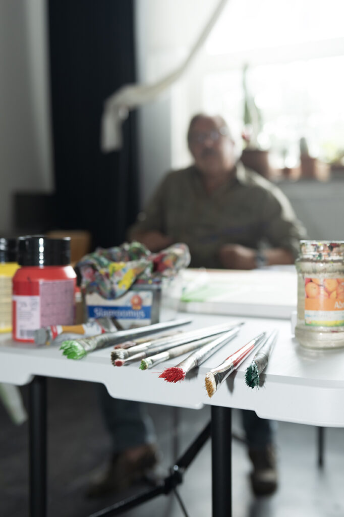 Bart Langeveld schilder expo muren van glas betondorp embassy of loneliness eenzaamheid