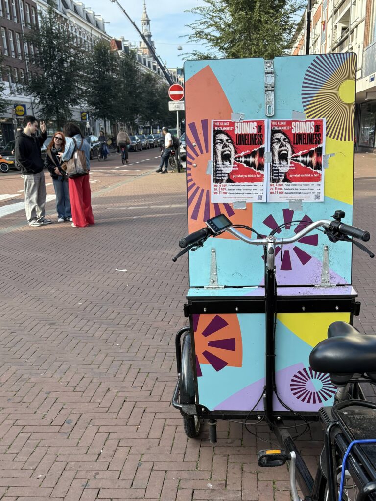 bezoekers in gesprek